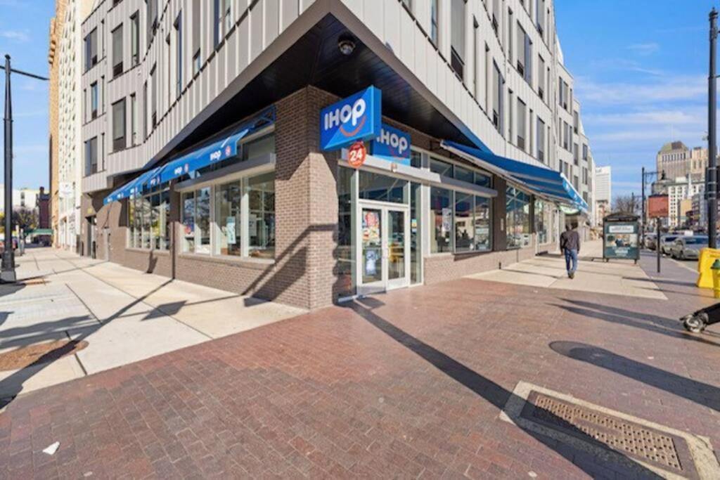 Entire Apt/2Bd 2Bth/Amer. Dream Mall/Nyc/Ewr Airpt นูวาร์ก ภายนอก รูปภาพ